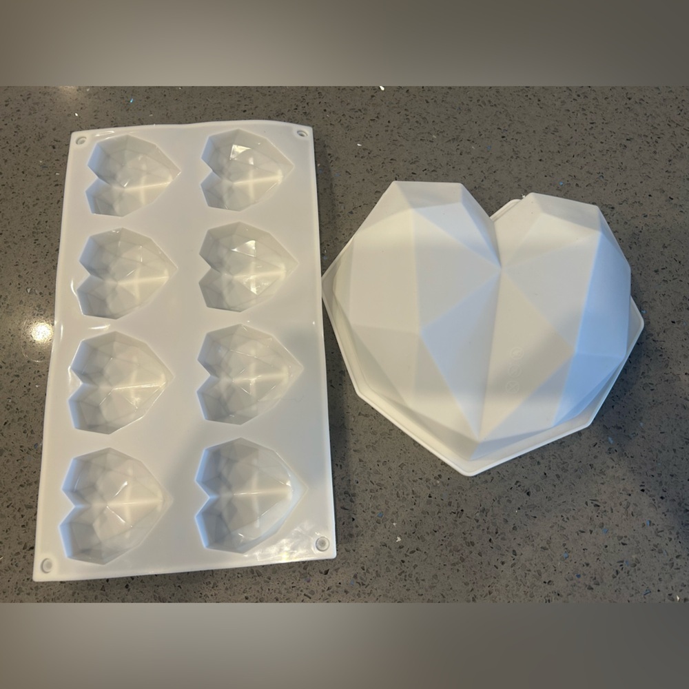 🧡5/$25🧡White Heart-Shaped Silicone Mold